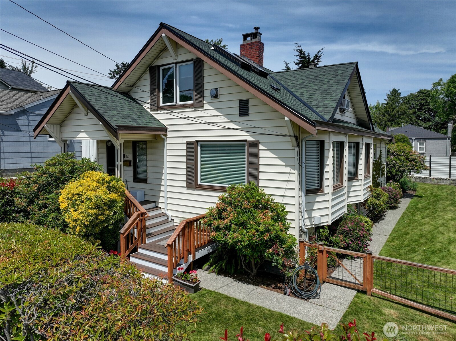 Property Photo: 912 N 88th Street WA 98103