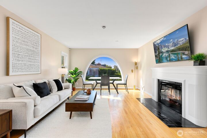 Property Photo: 2802 29th Avenue W WA 98199