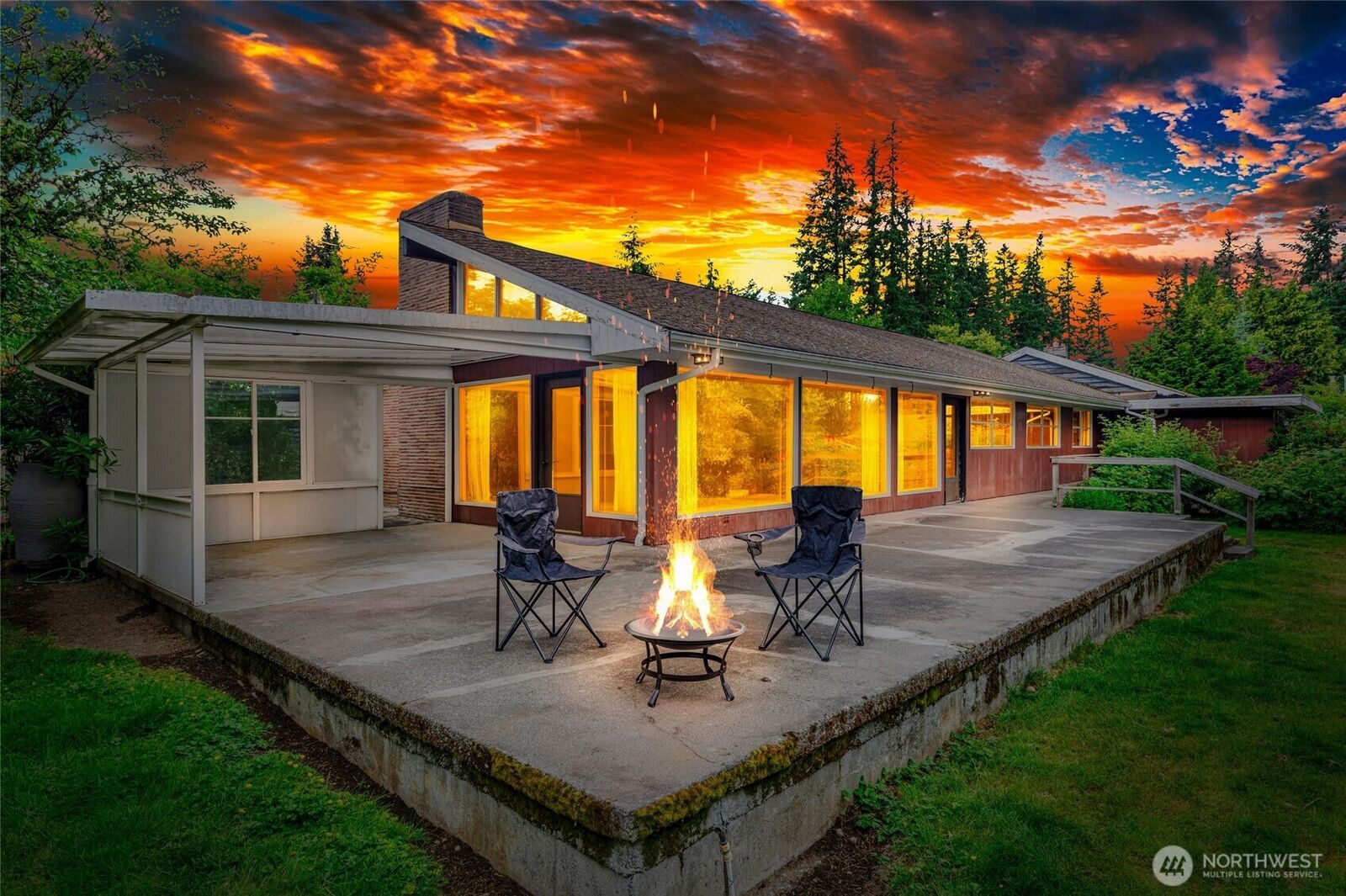 Property Photo: 20605 Maplewood Drive WA 98020