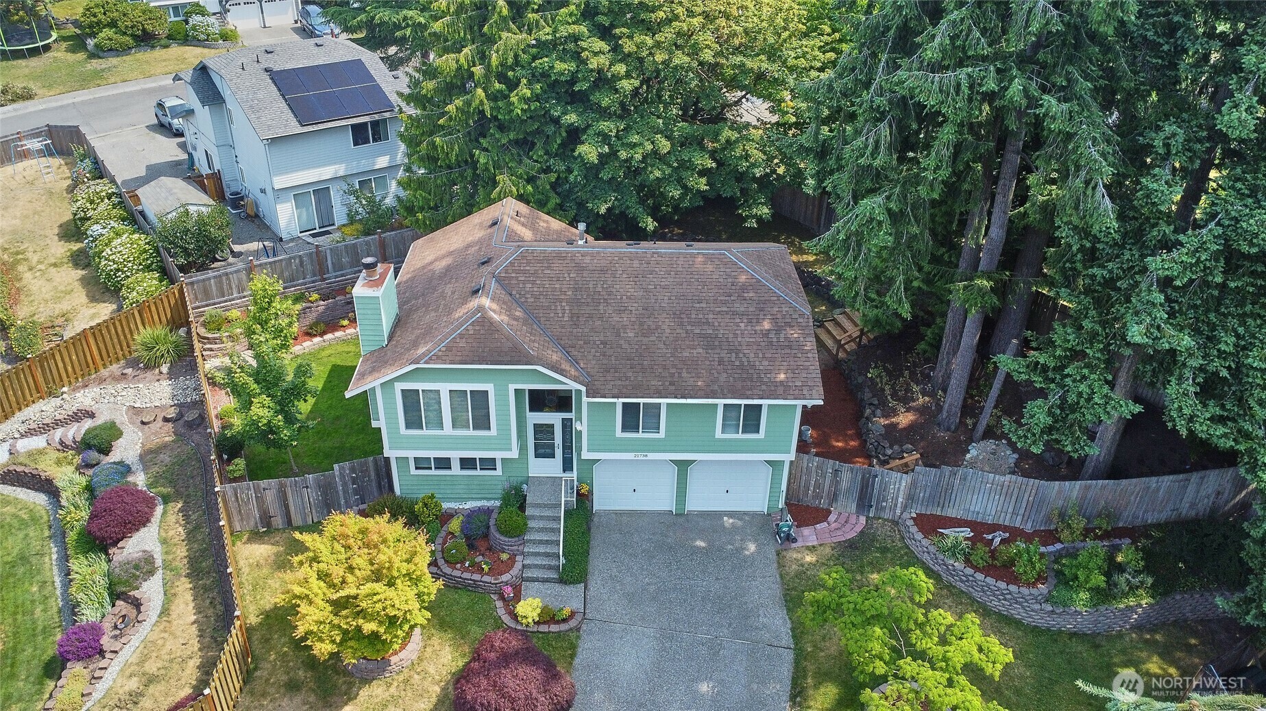 Property Photo: 21738 121st Pl SE WA 98031