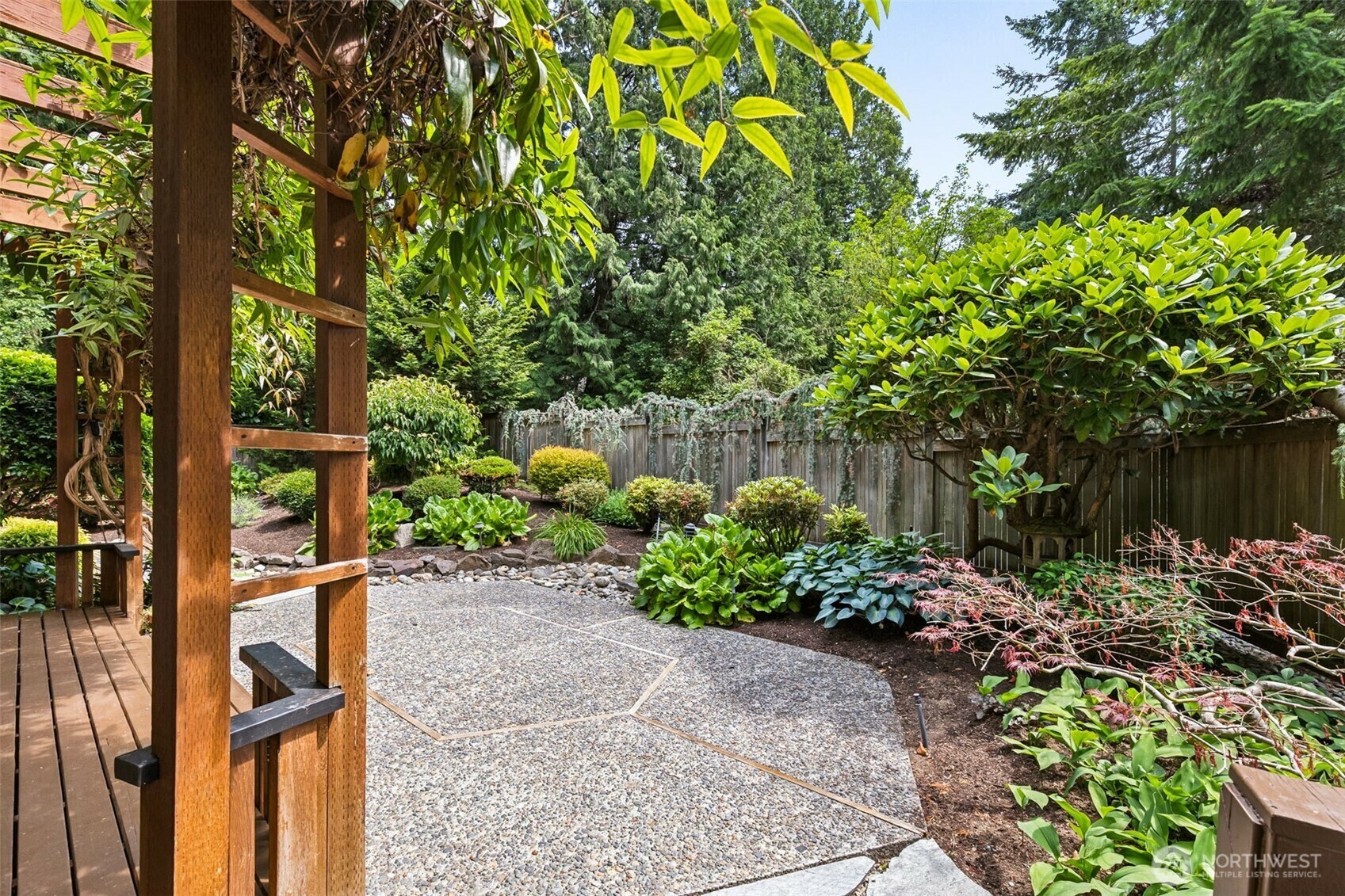 Property Photo: 4012 NE 197th St WA 98155