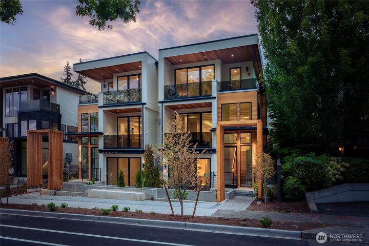 Property Photo: 1844 Market Street 1 WA 98033