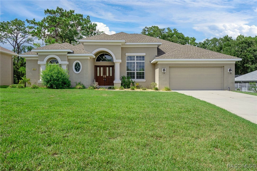 Property Photo: 2211 N Heritage Oaks Path FL 34442