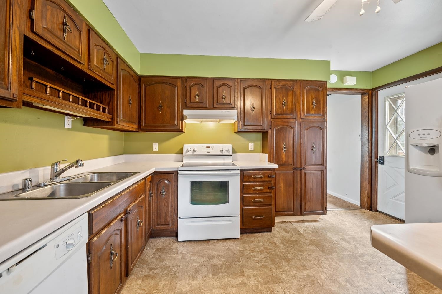 Property Photo:  911 W Bent Avenue  WI 54901-2813 