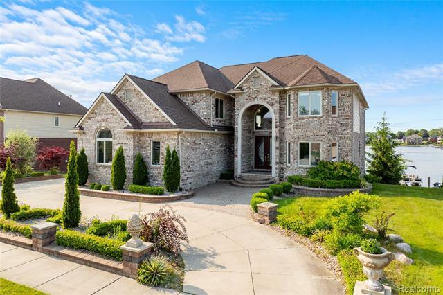Property Photo: 4303 S Lake Lane MI 48316
