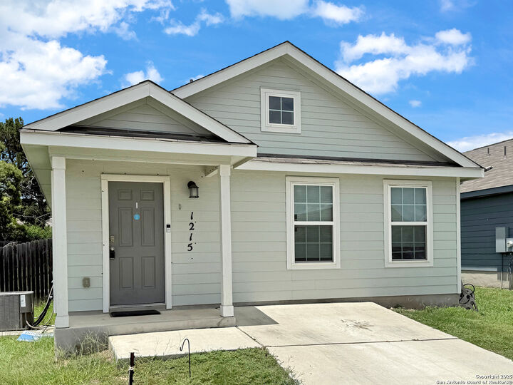 1215 Robbins  San Antonio TX 78245 photo