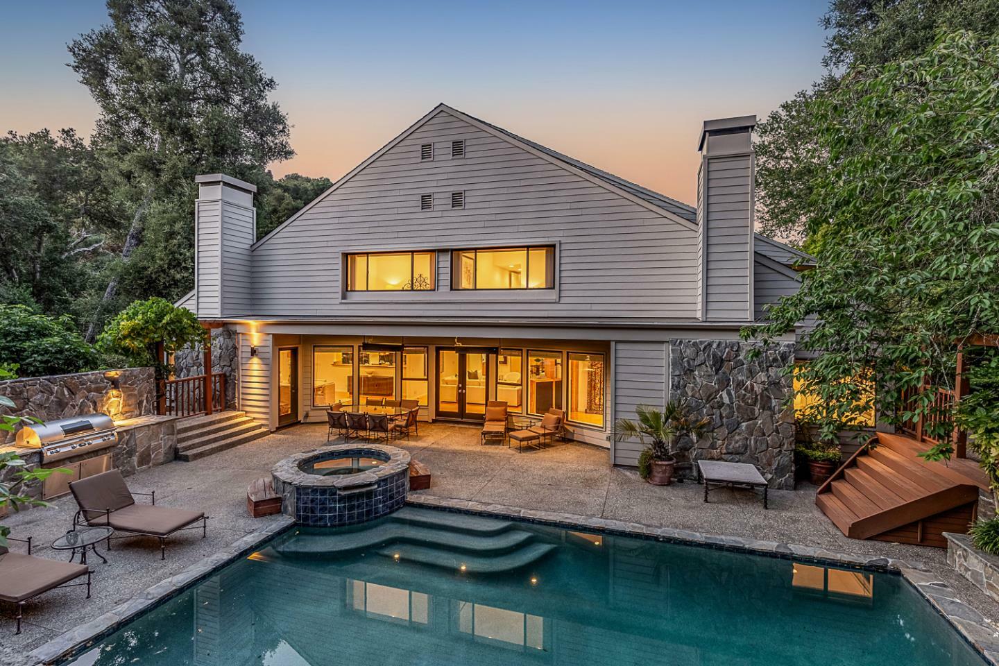 Property Photo:  3 Oak Forest Court  CA 94028 