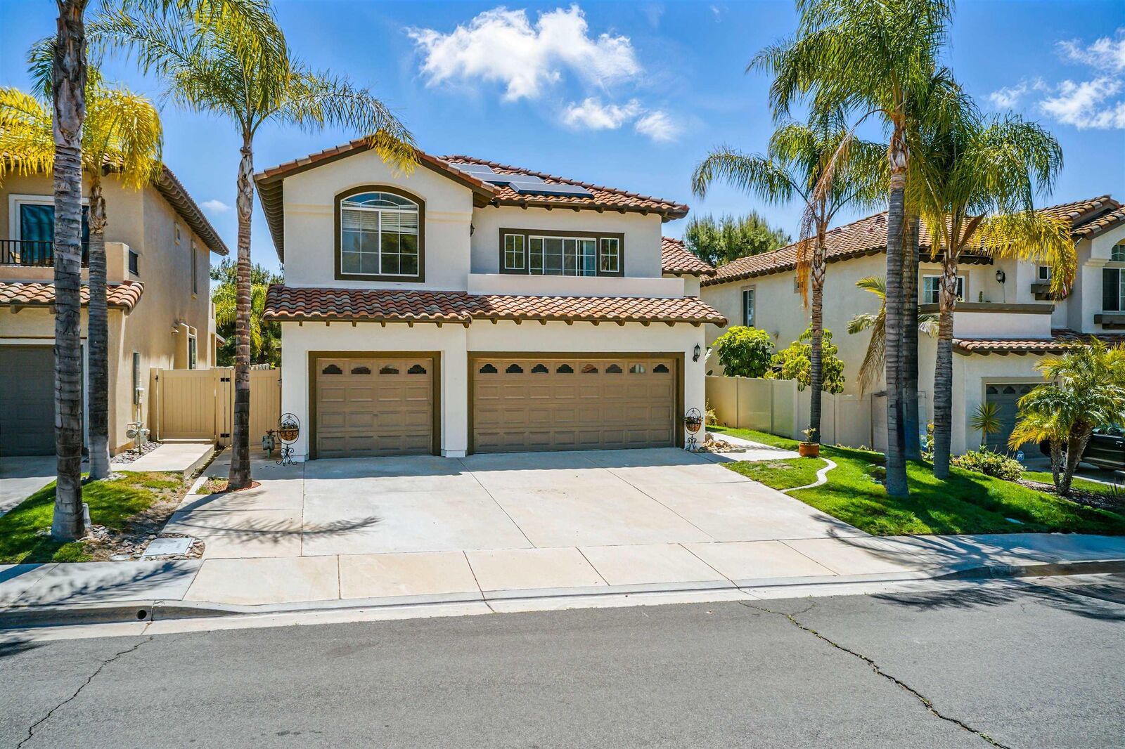 Property Photo:  45038 Camino Veste  CA 92592 