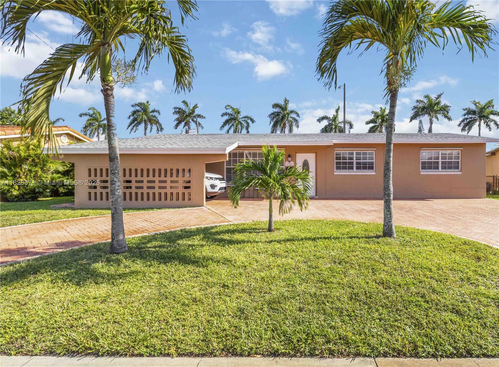 Property Photo: 6901 SW 1st Ct FL 33023