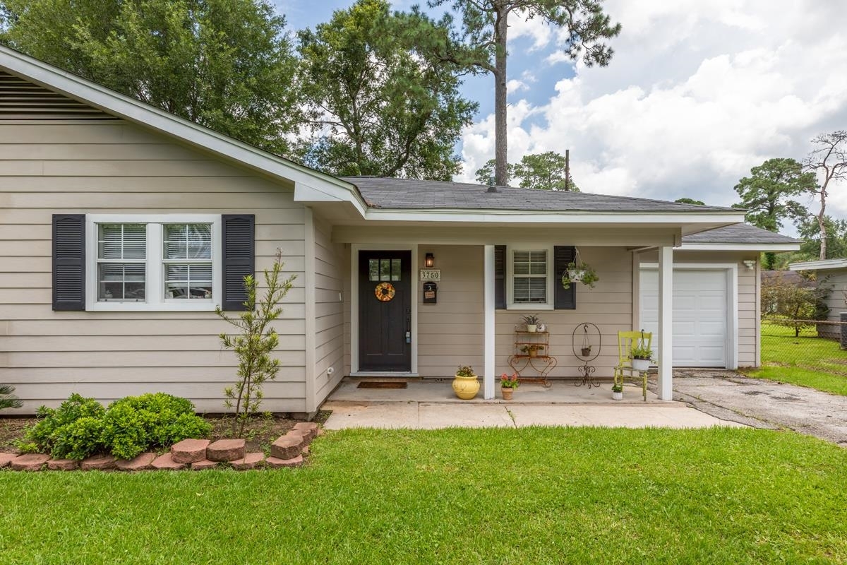 Property Photo: 3750 Empire Row TX 77706