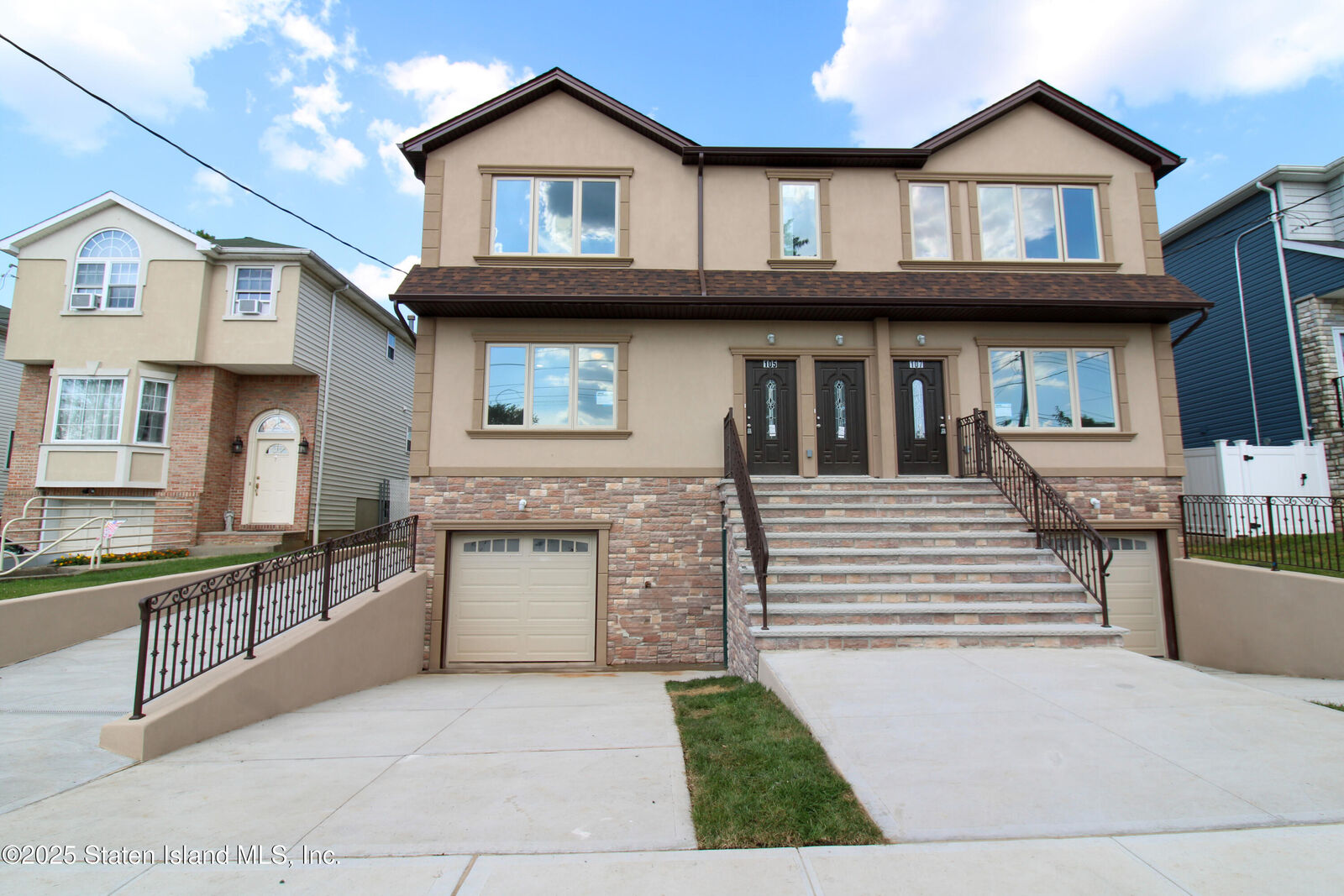 Property Photo:  105 Perry Avenue  NY 10314 