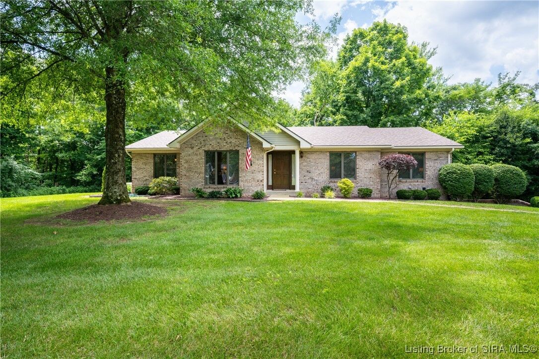 Property Photo:  1001 Westchester Drive  IN 47150 