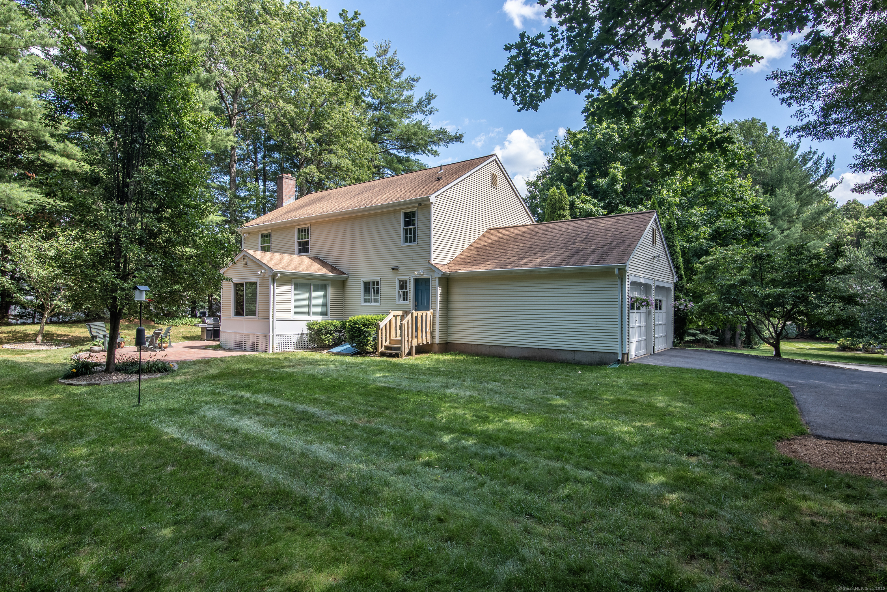 Property Photo: 99 Warner Court CT 06033