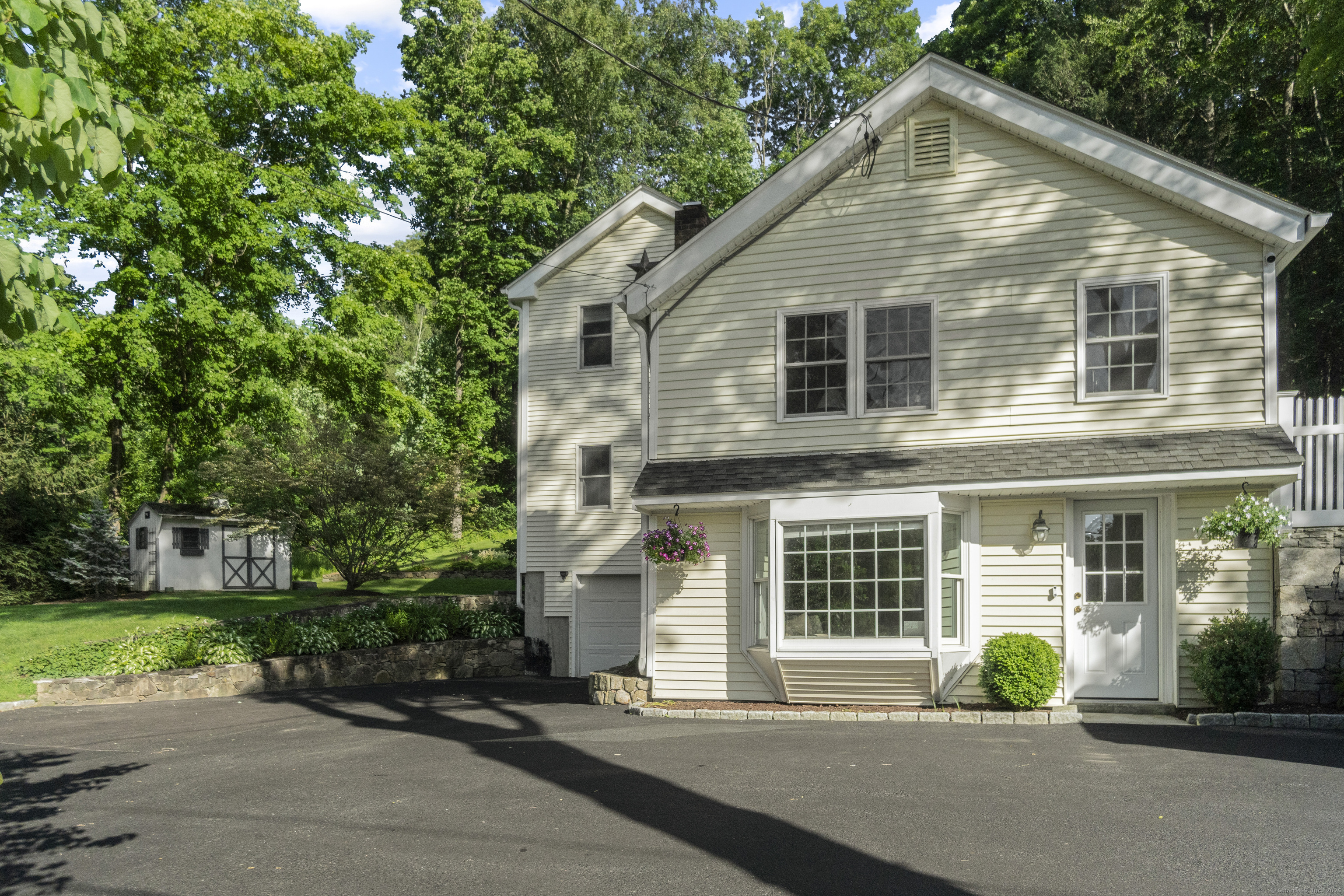 Property Photo:  10 Lakeview Terrace  CT 06482 
