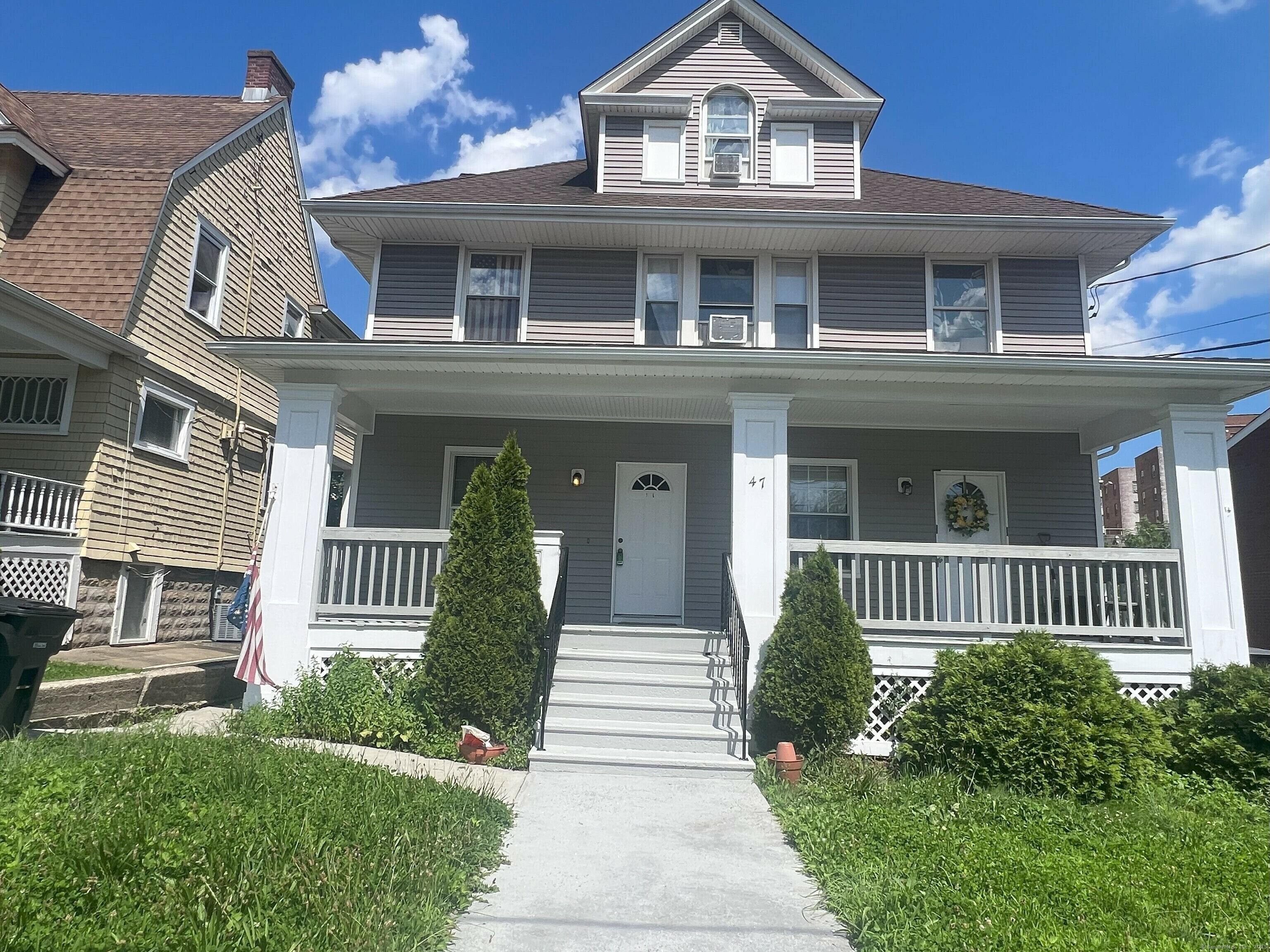 Property Photo:  47 Lindale Street  CT 06902 