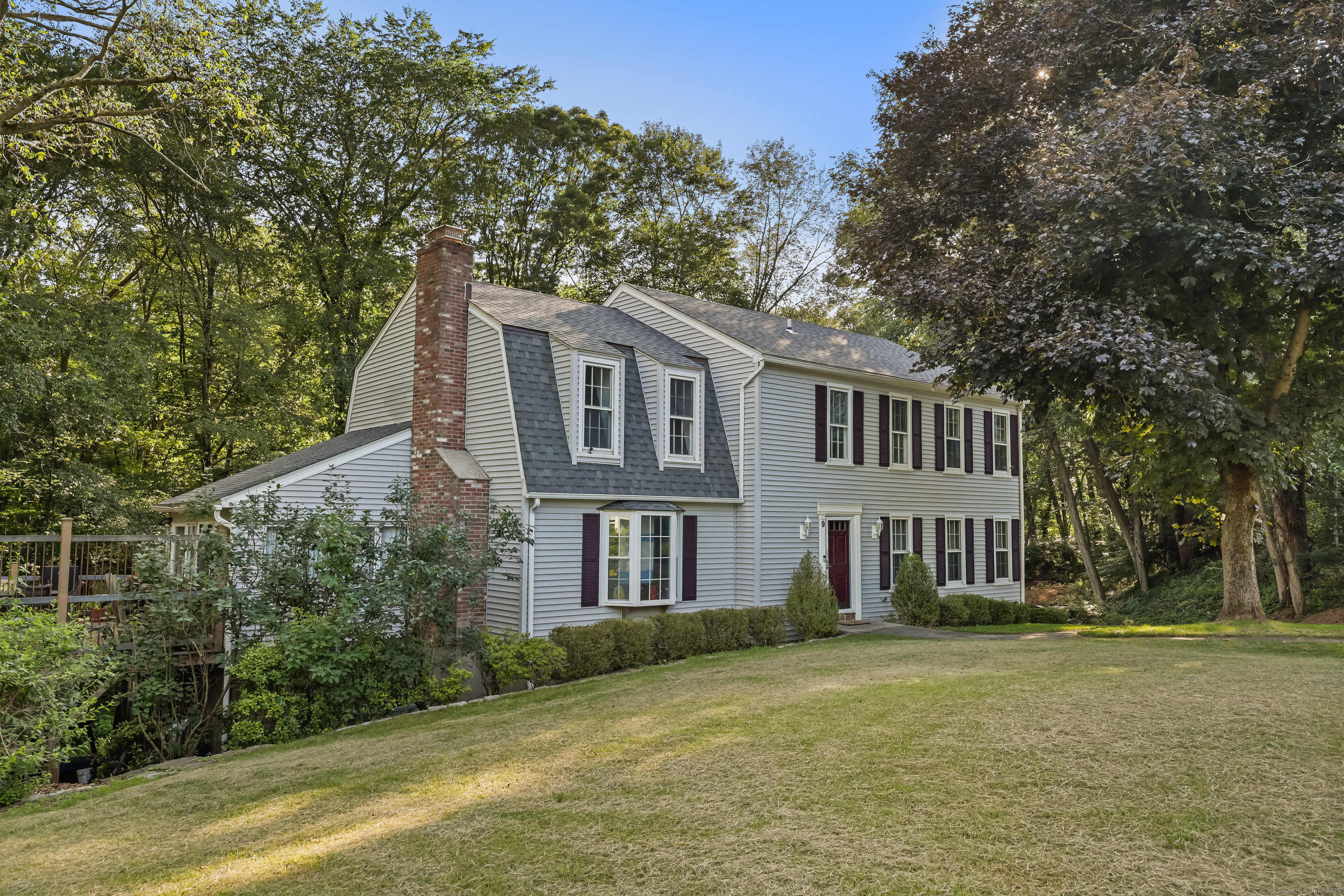 Property Photo: 9 Allen Court CT 06851