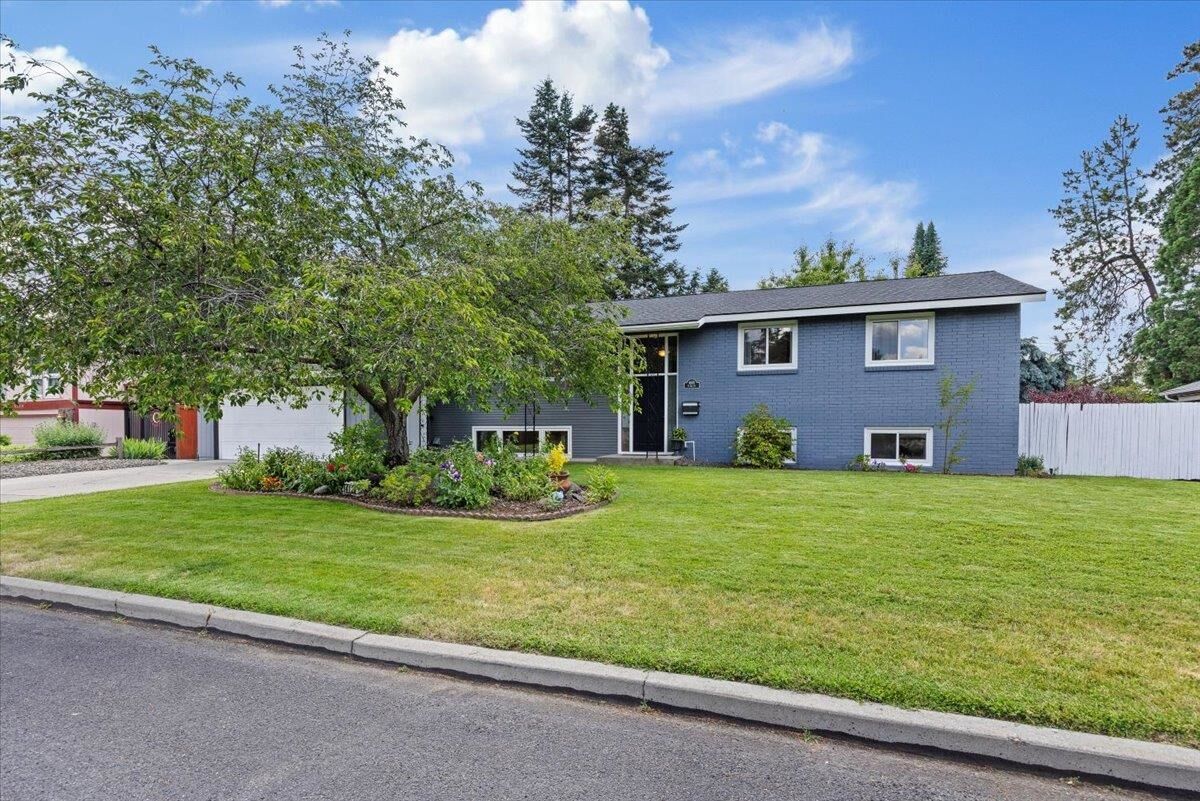 Property Photo: 4128 S Lee St WA 99203