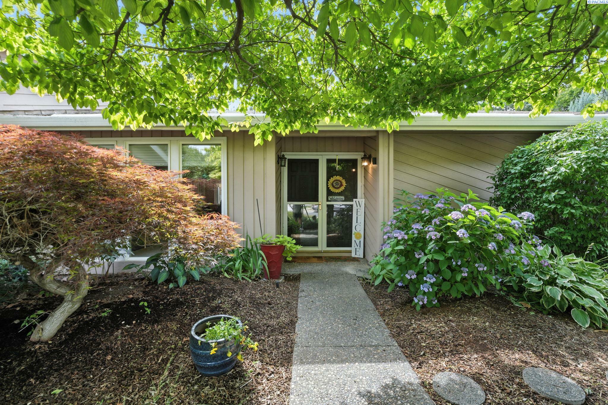 Property Photo: 2409 Michael Ave WA 99352