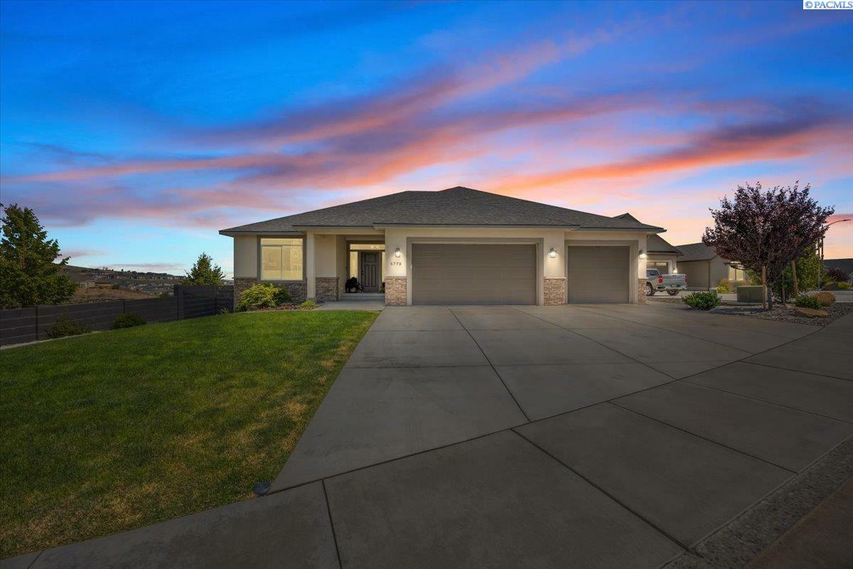 Property Photo: 5770 W 40th WA 99338