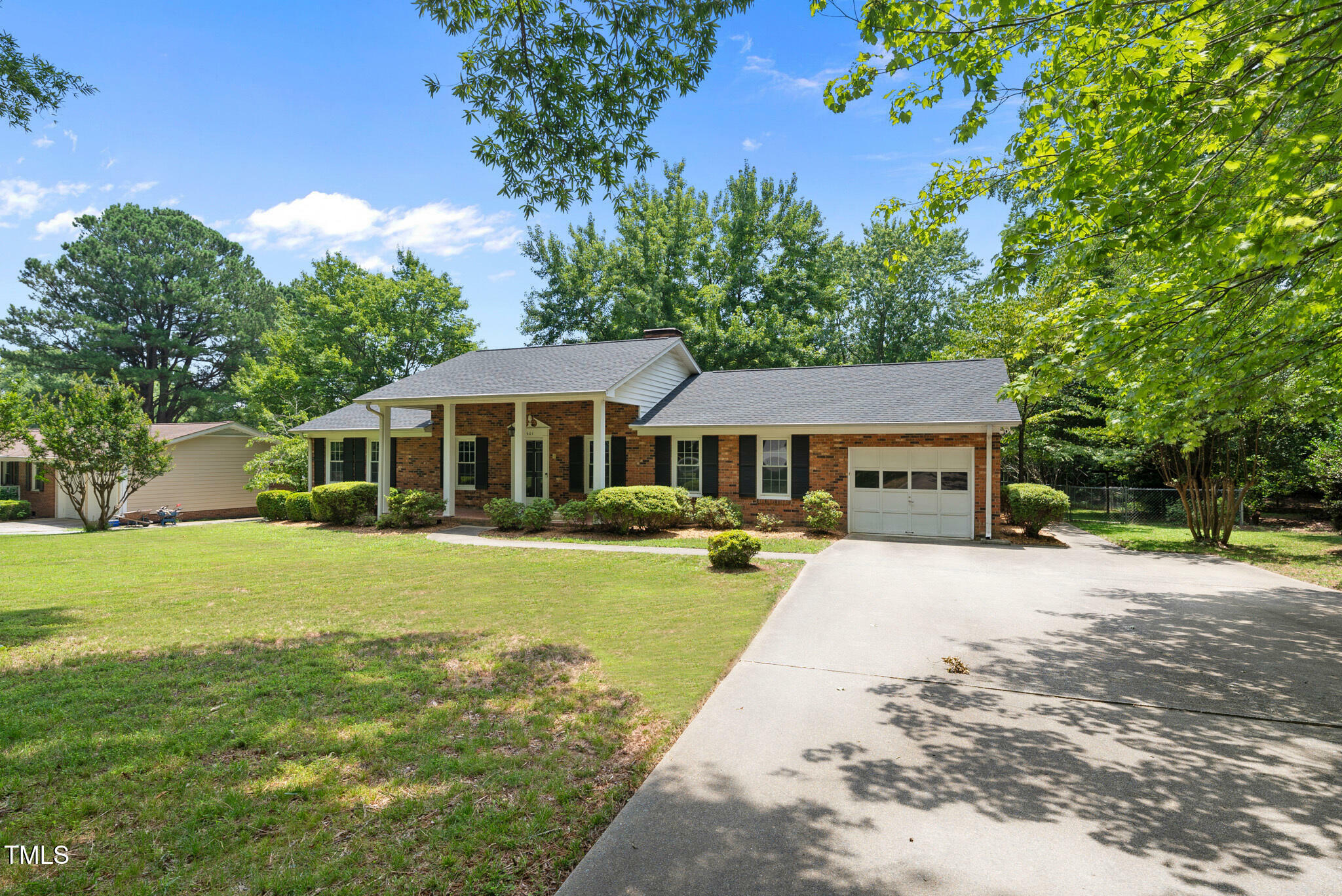 Property Photo: 1601 Redmond Drive NC 27712