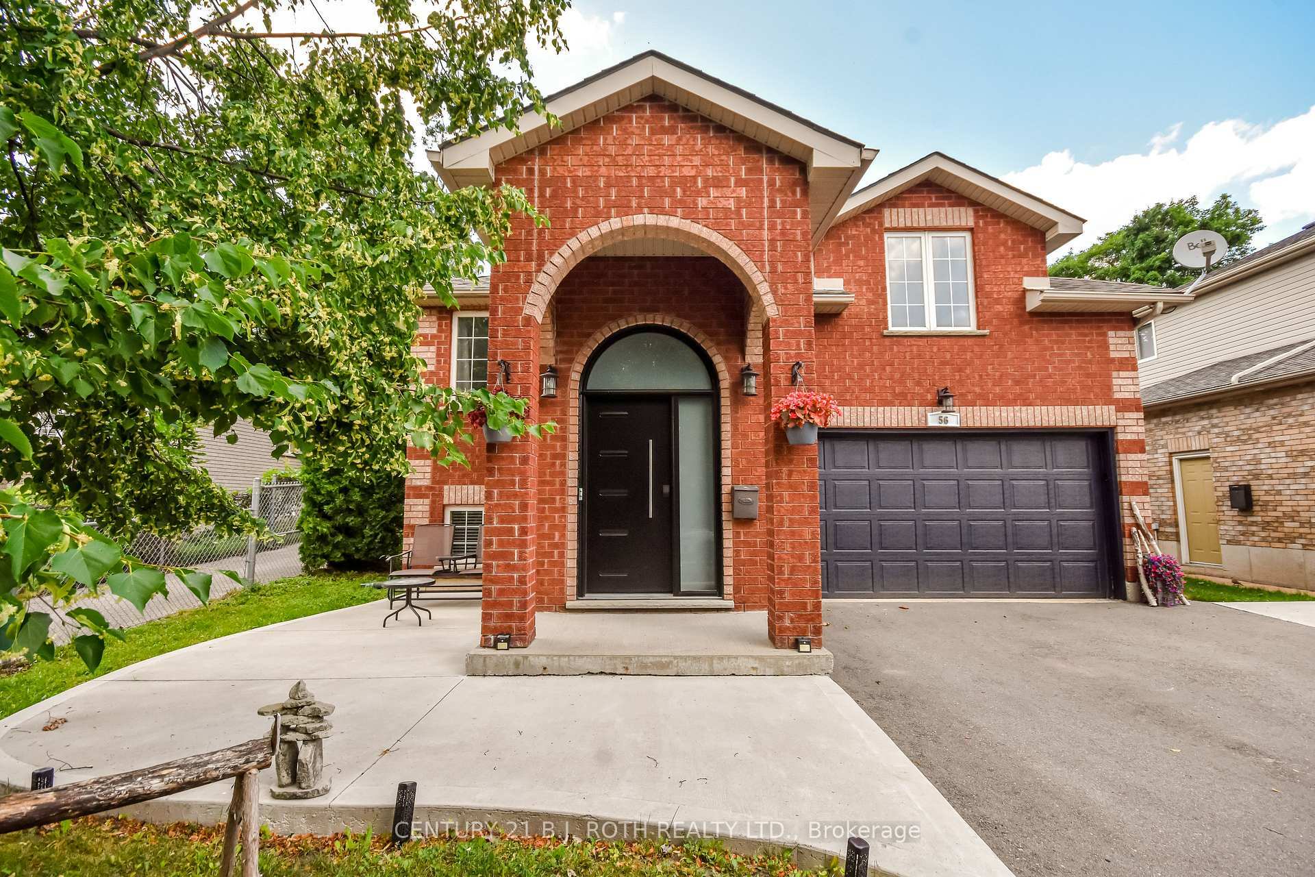 Property Photo: 56 Monique Crescent ON L4M 6Y4