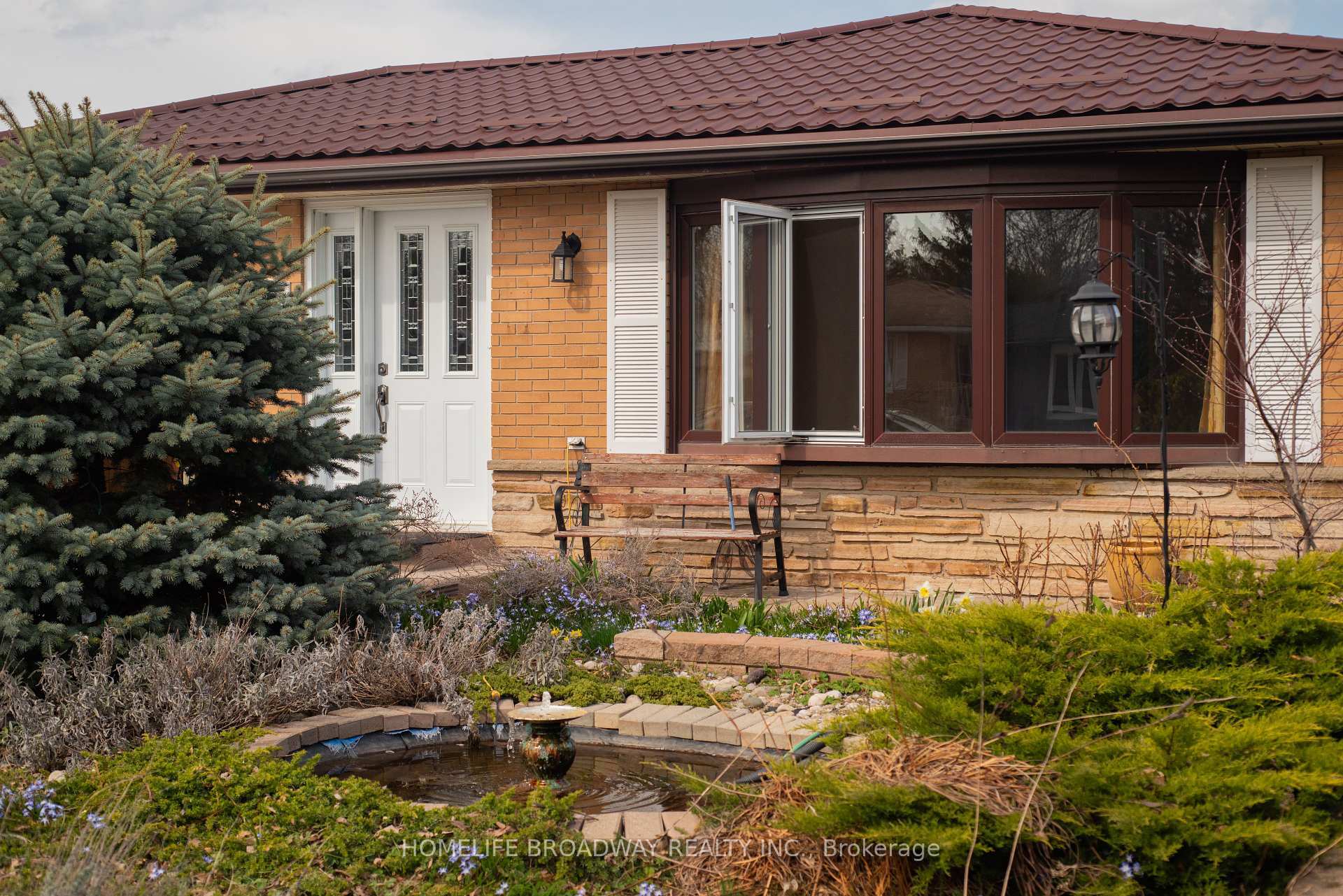 Property Photo: 126 Hazelglen Drive ON N2M 2E5