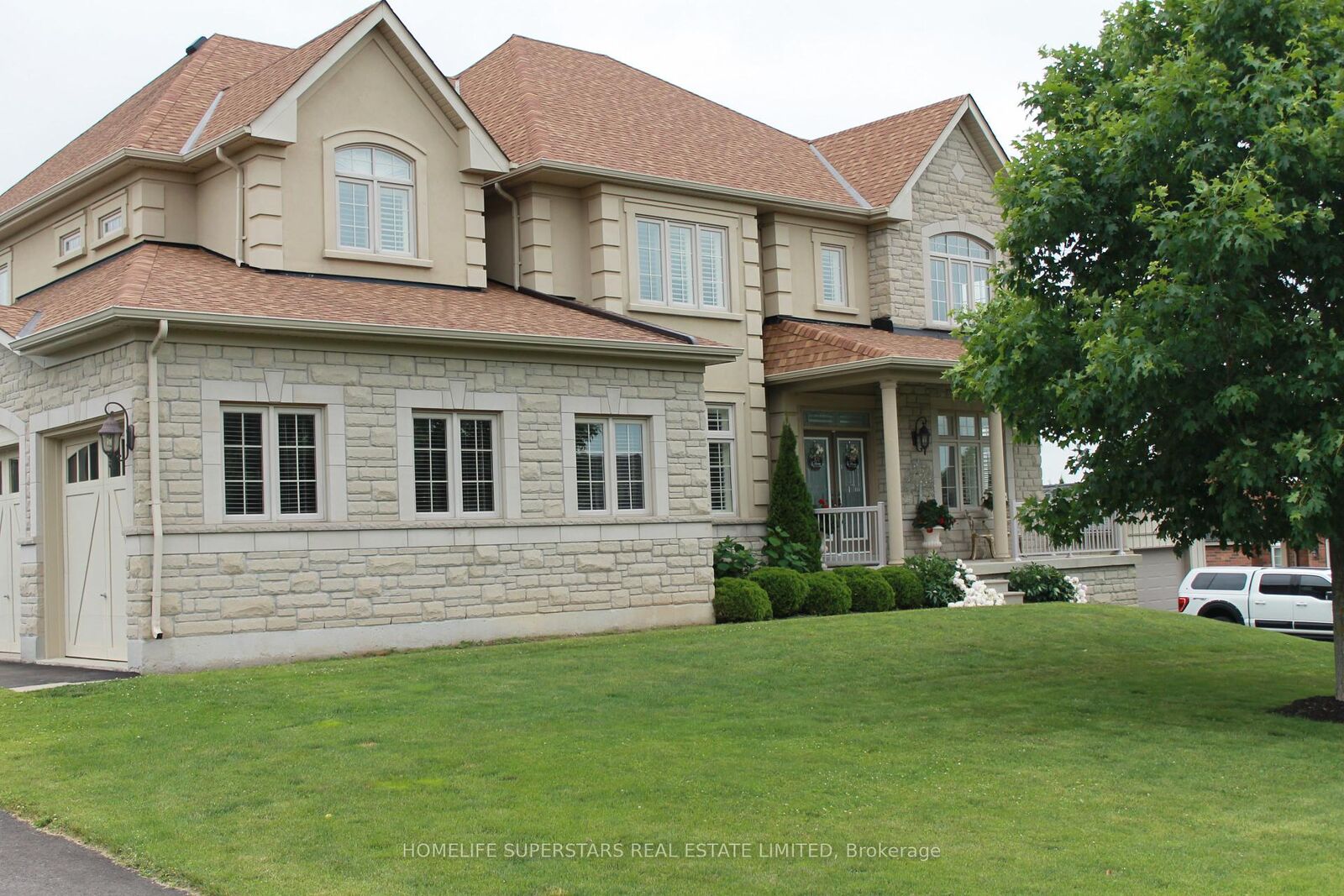 Photo de la propriété: 44 Orchard Drive ON L9W 6L6