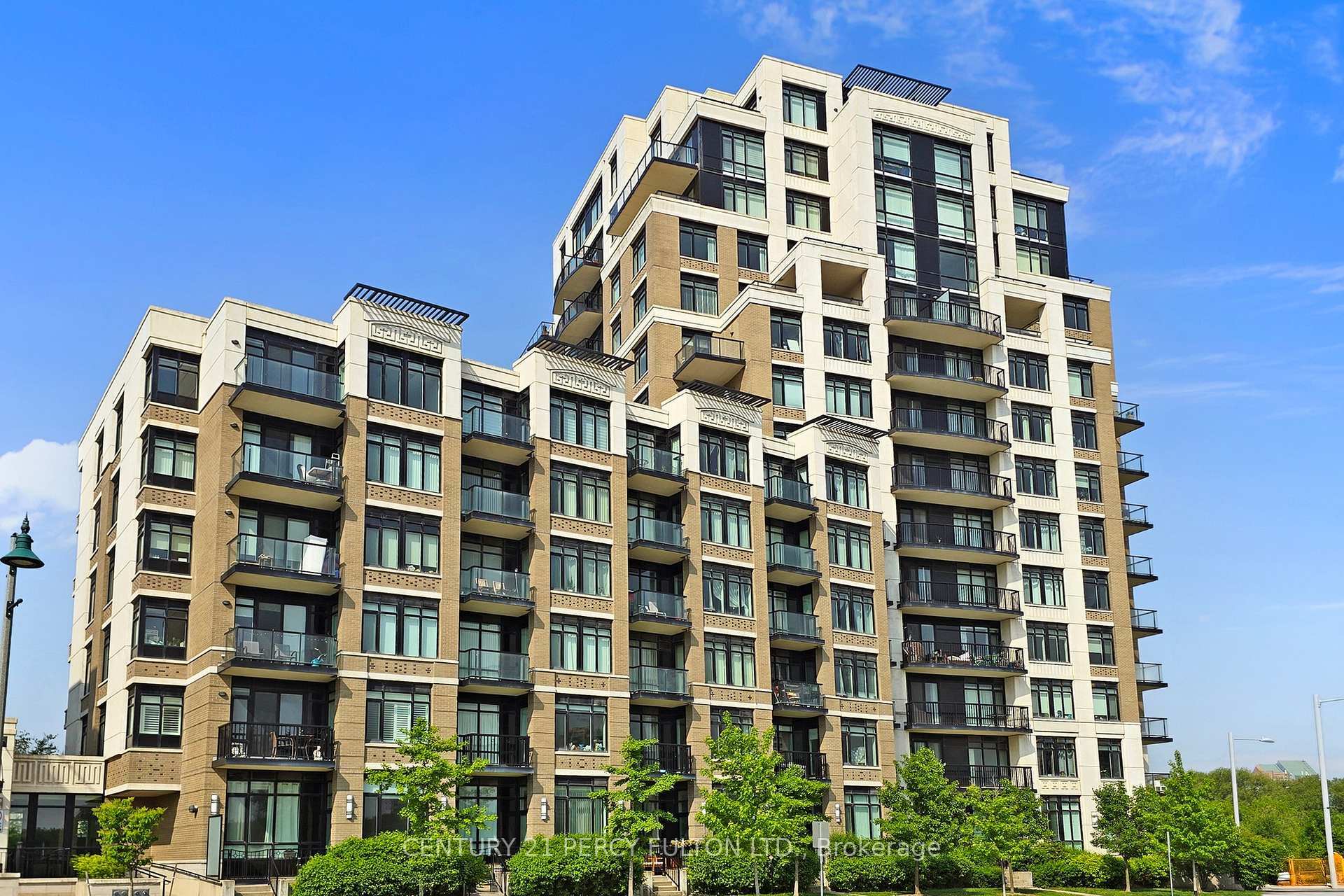 Property Photo: 131 Upper Duke Crescent 207 ON L6G 0C9