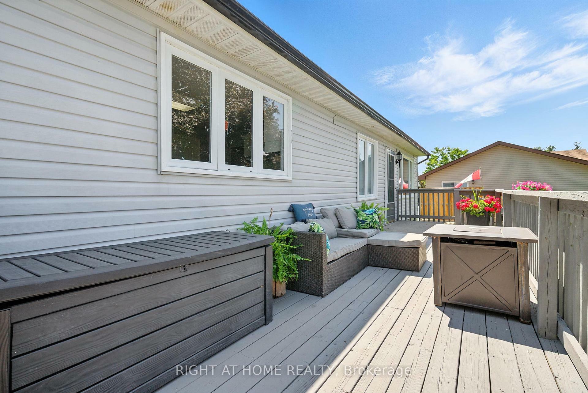 Property Photo: 831 Kimberly Drive ON K0L 1T0