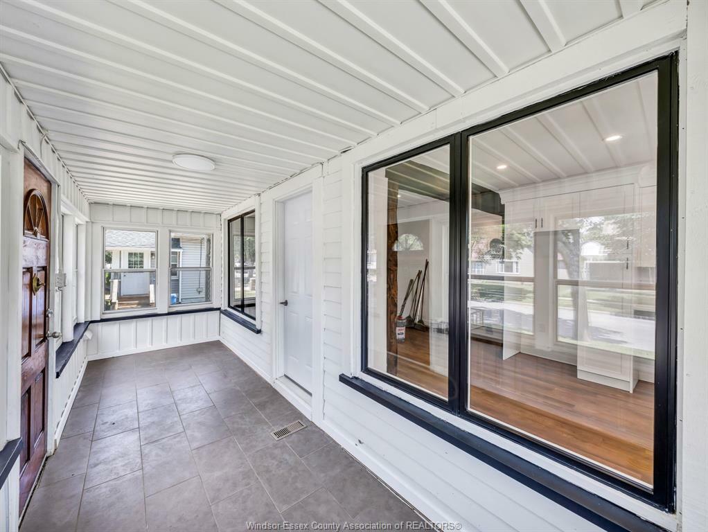 Property Photo: 44 Robinson St ON N8H 1Y8