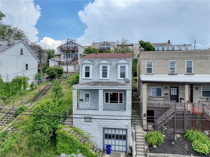303 Natchez St  Mt Washington PA 15211 photo