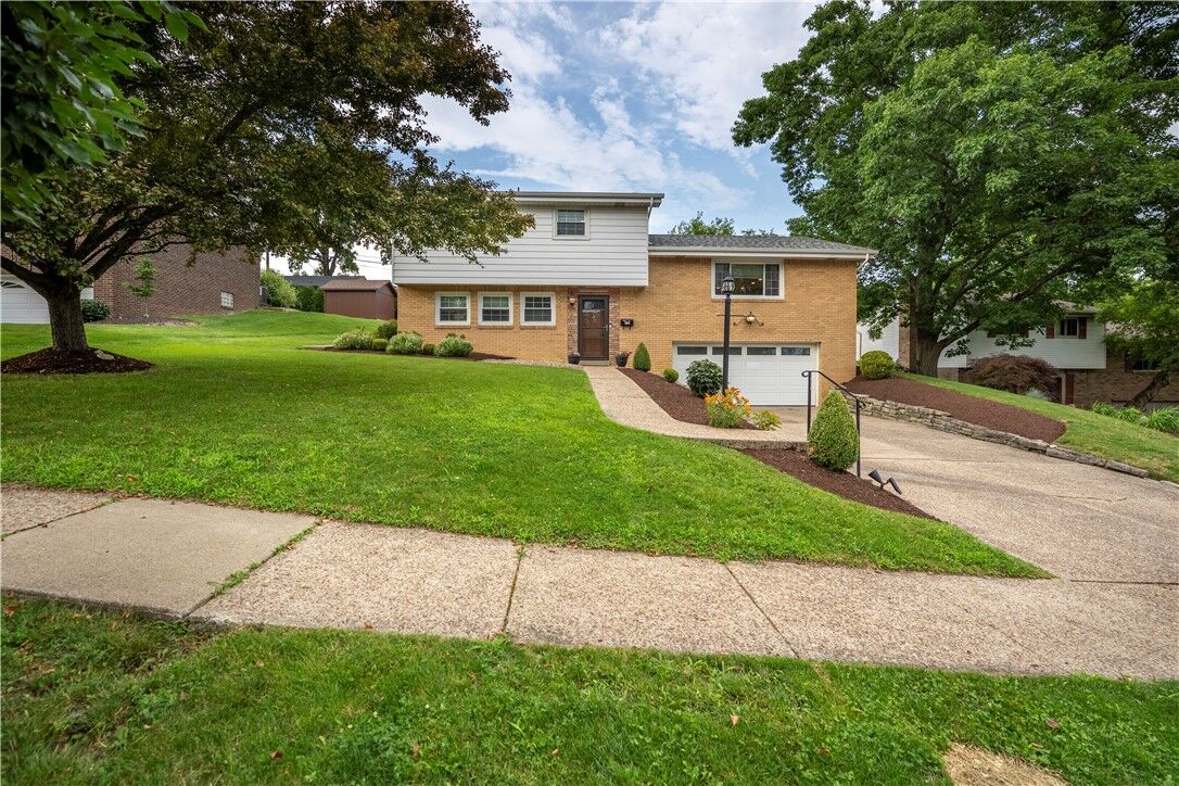 Property Photo:  569 Pat Haven Dr  PA 15243 