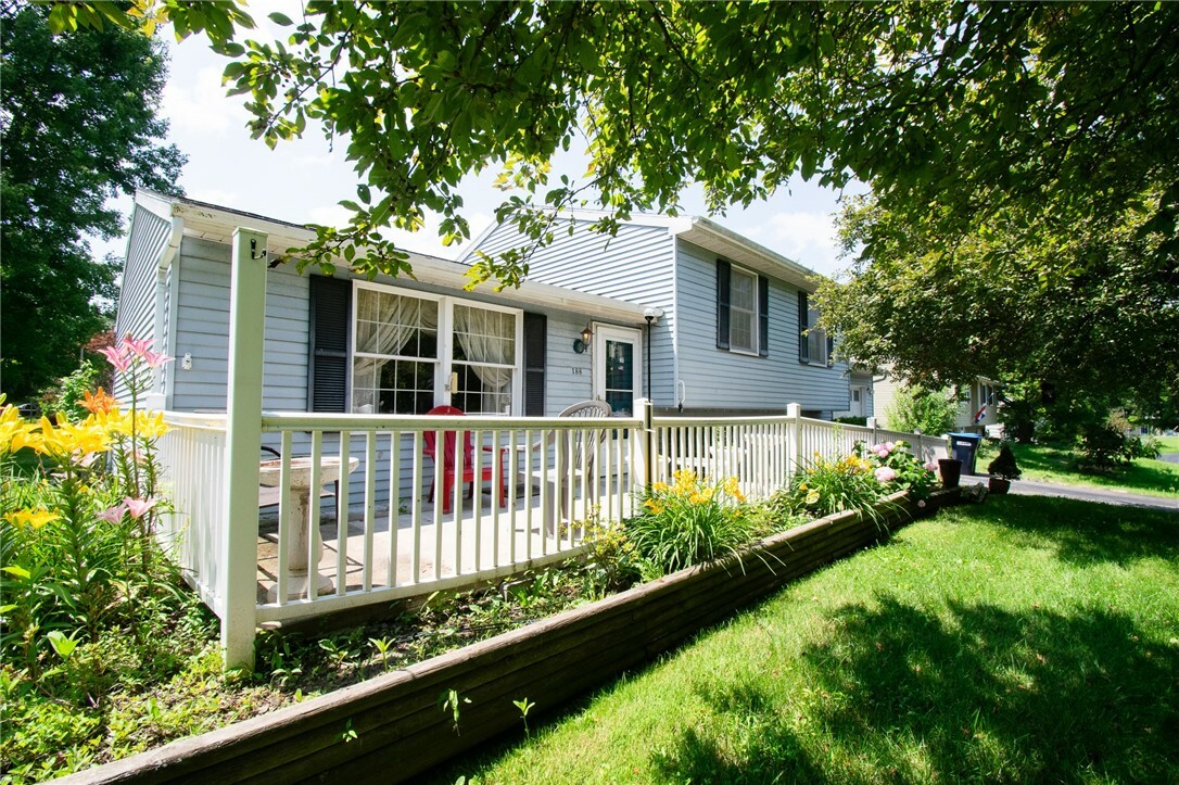 Property Photo:  188 Overland Trl  NY 14586 