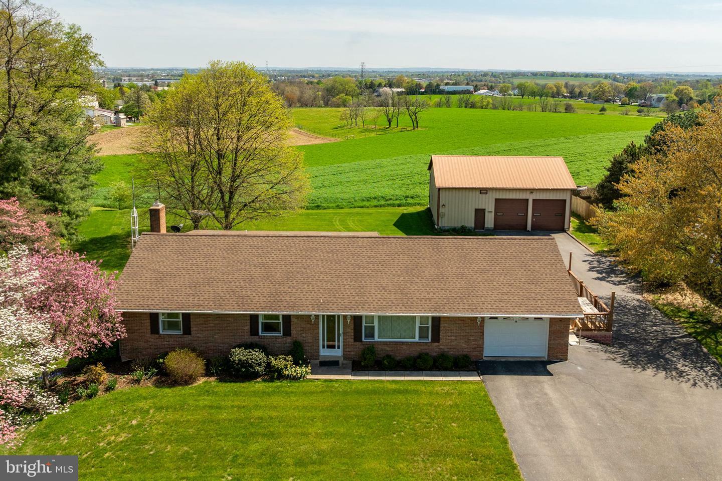 38 Skyview Lane  Lititz PA 17543 photo