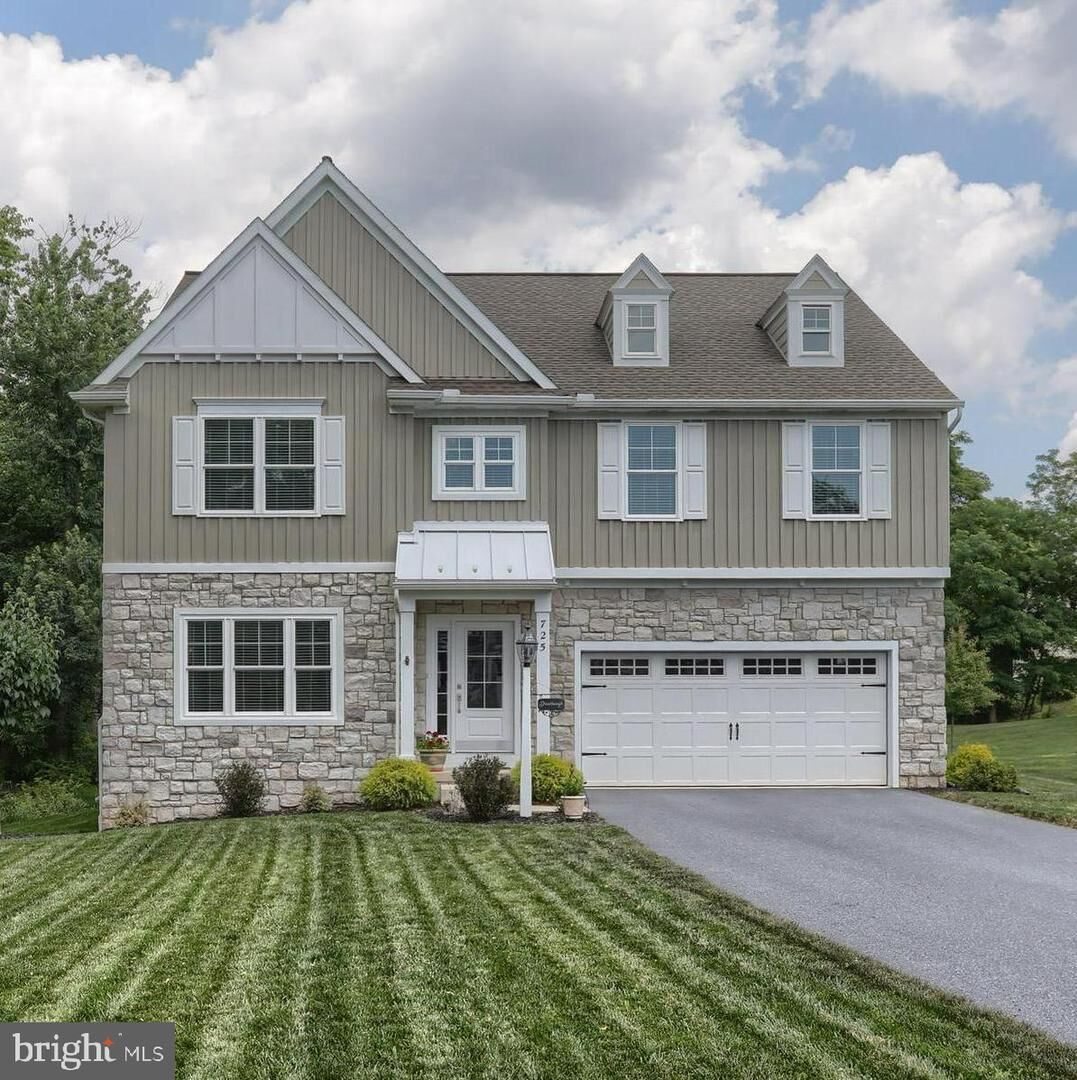 Property Photo:  725 Hampton Court  PA 17112 