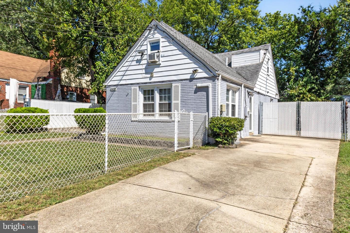 Property Photo: 6909 Standish Drive MD 20784