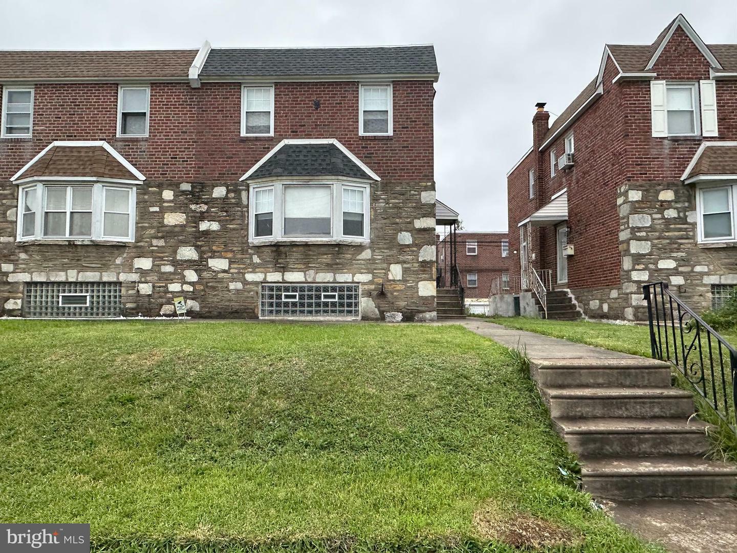 2418 Vista Street  Philadelphia PA 19152 photo