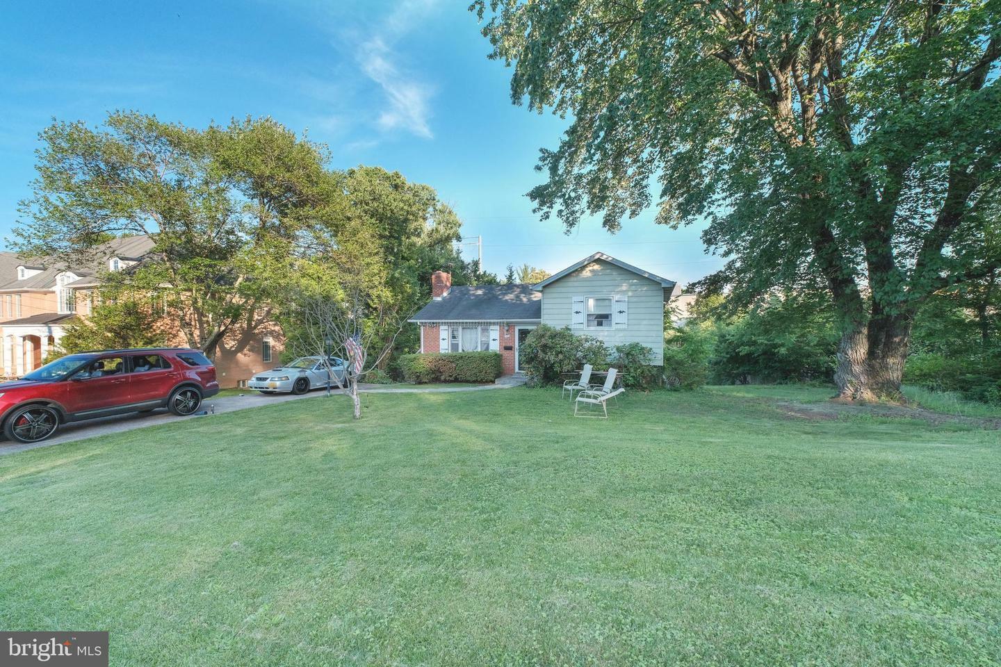 Property Photo:  2125 McKay Street  VA 22043 