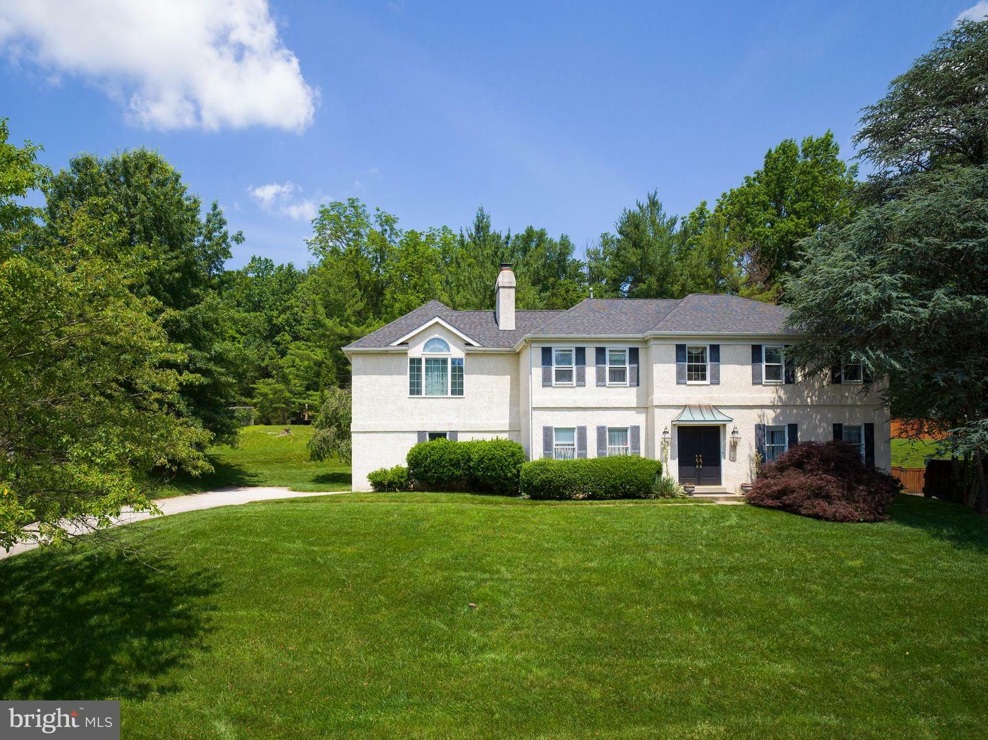 Property Photo: 408 Wyntre Lea Drive PA 19010