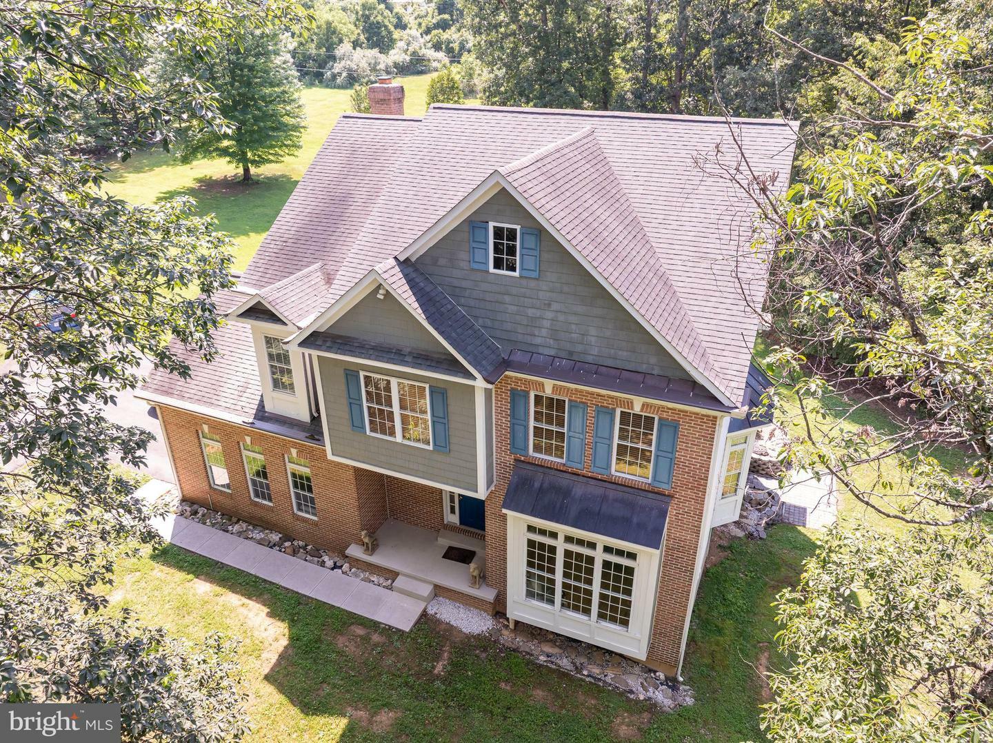 Property Photo: 19033 Otley Road VA 20132