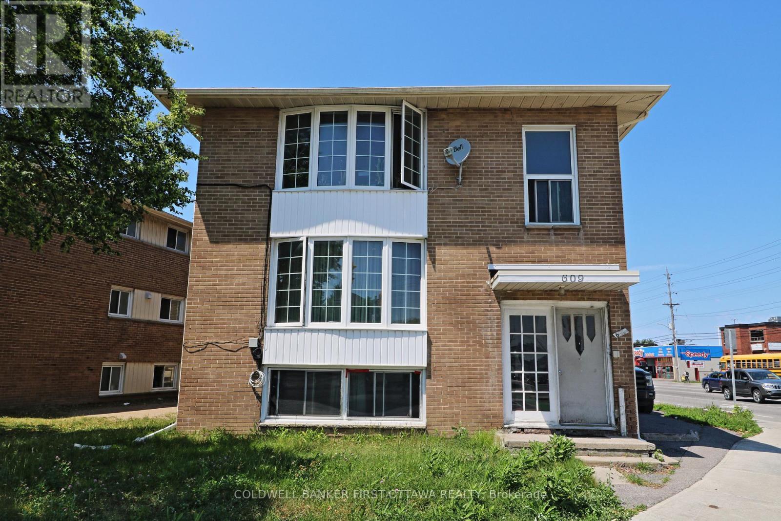 Property Photo: 609 Donald Street ON K1K 1L3