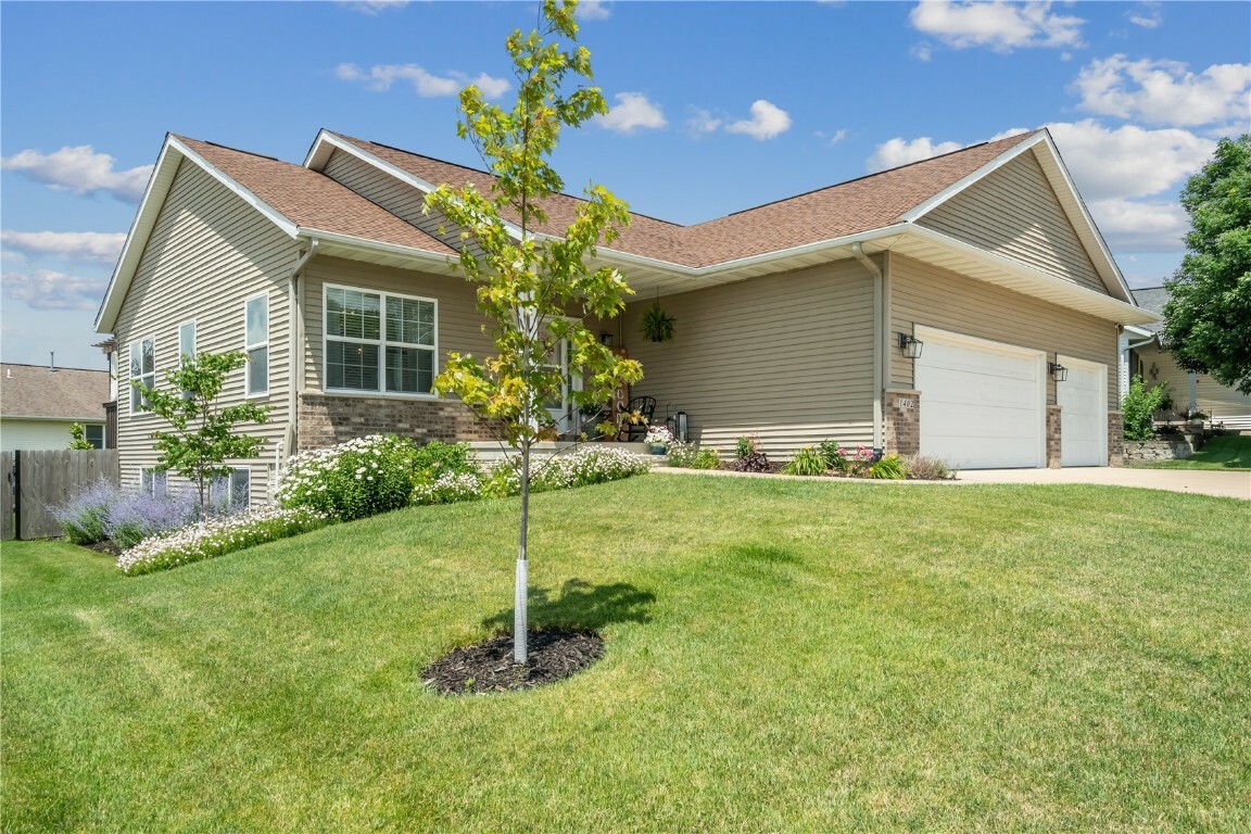 1402 Wolf Dr NW  Cedar Rapids IA 52405 photo