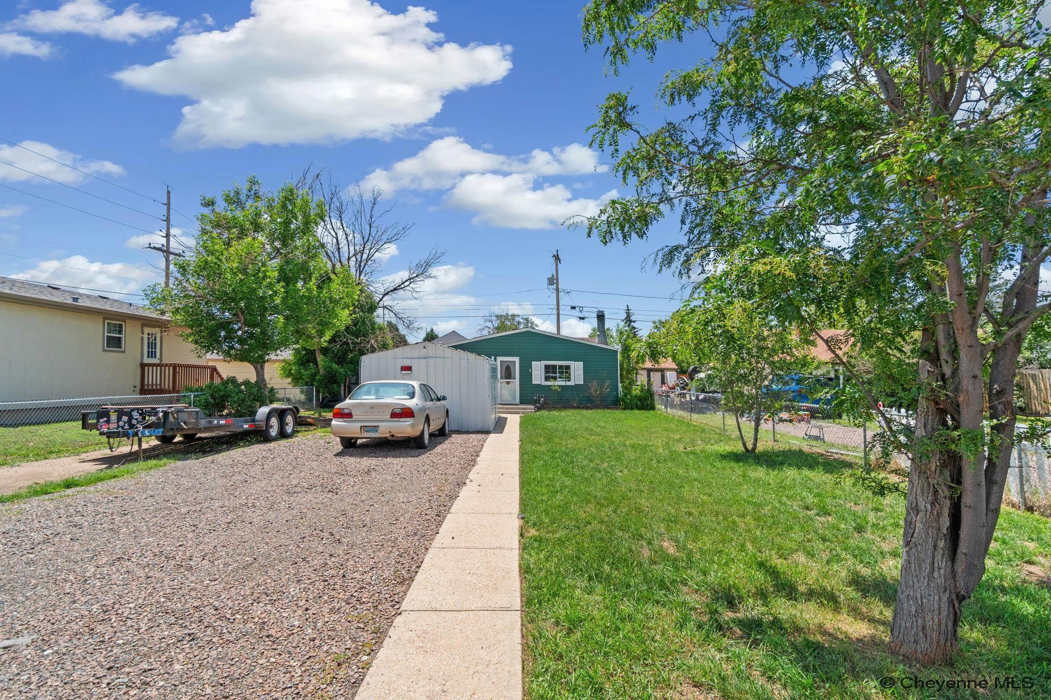 Property Photo: 2219 E 11th St WY 82001