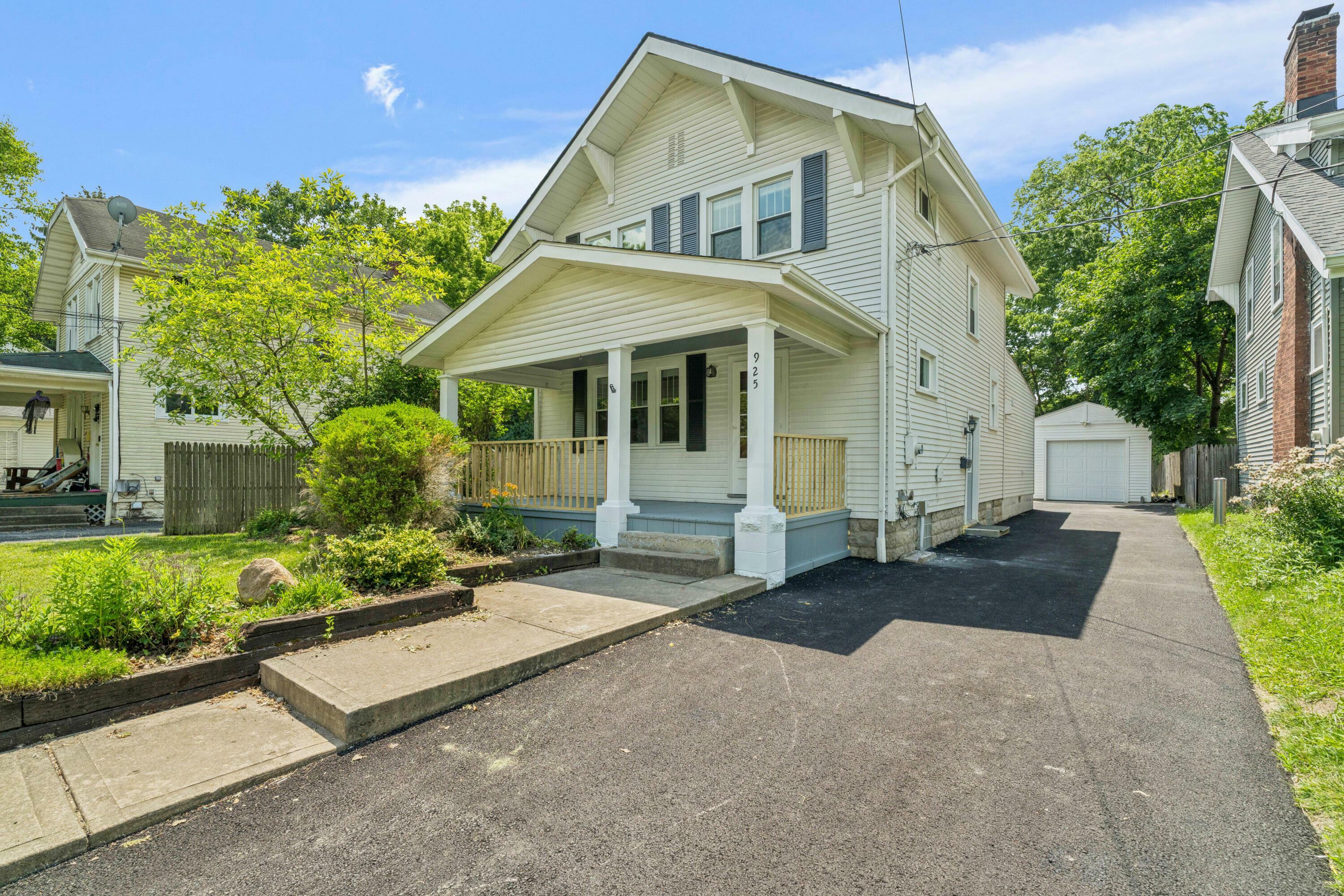 Property Photo: 925 College Avenue OH 43209