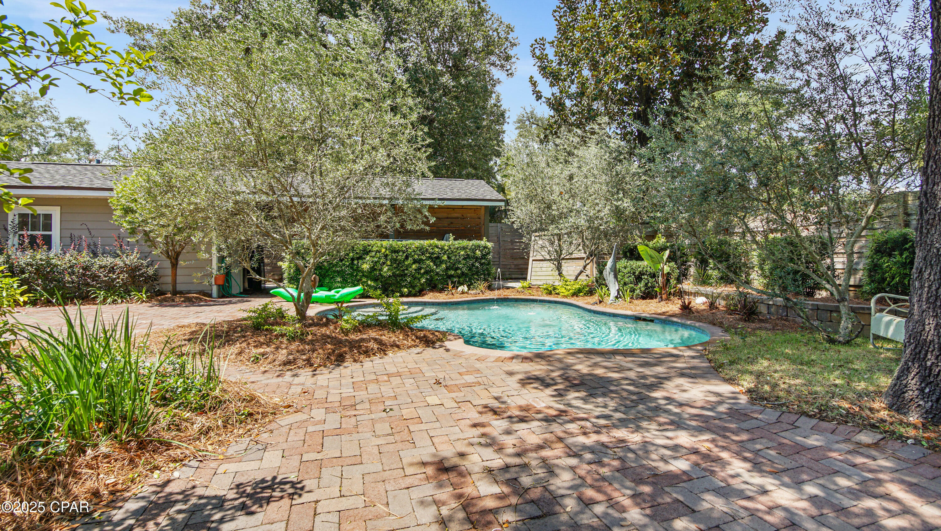 Property Photo: 342 S Macarthur Avenue FL 32401