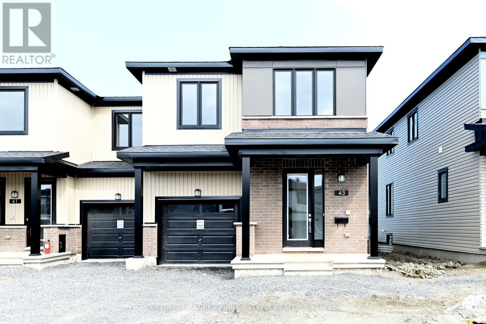 43 Chemin De Jargeau Street  Ottawa ON K1W 0S7 photo