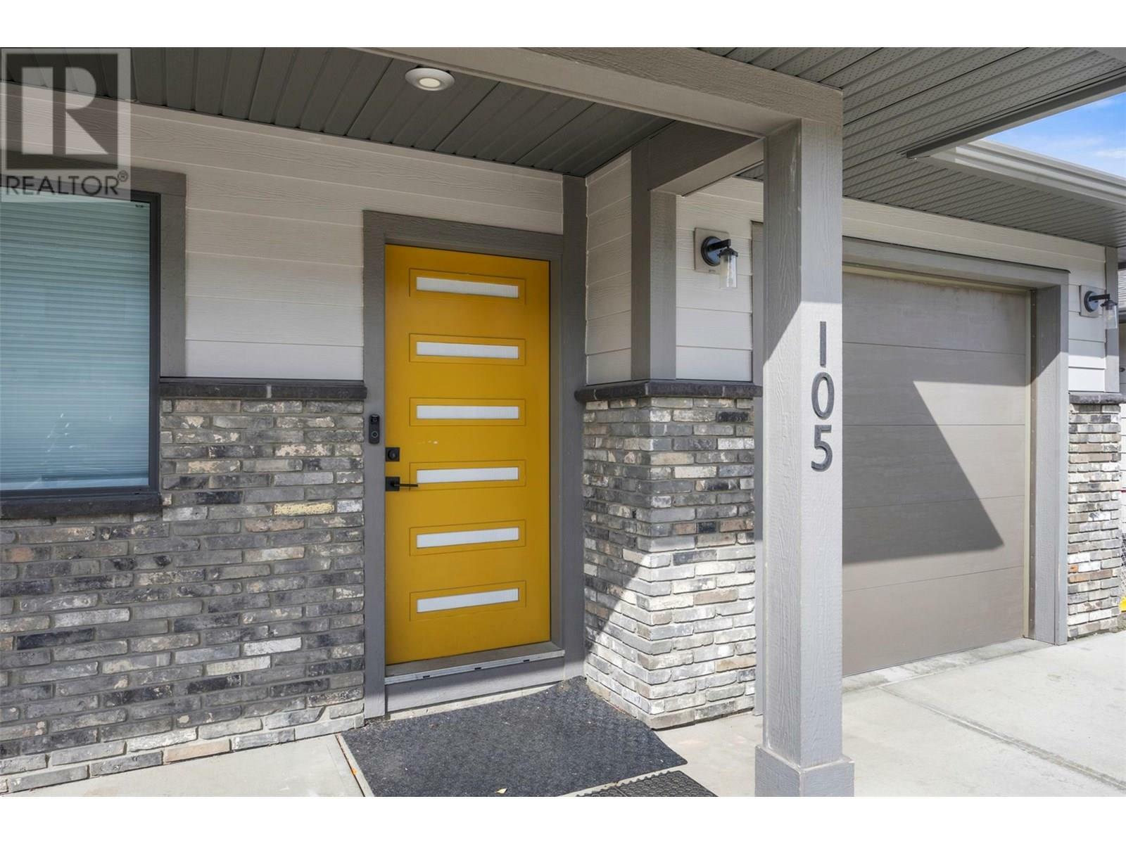 Photo de la propriété: 1323 Kinross Place 105 BC V1S 0E4