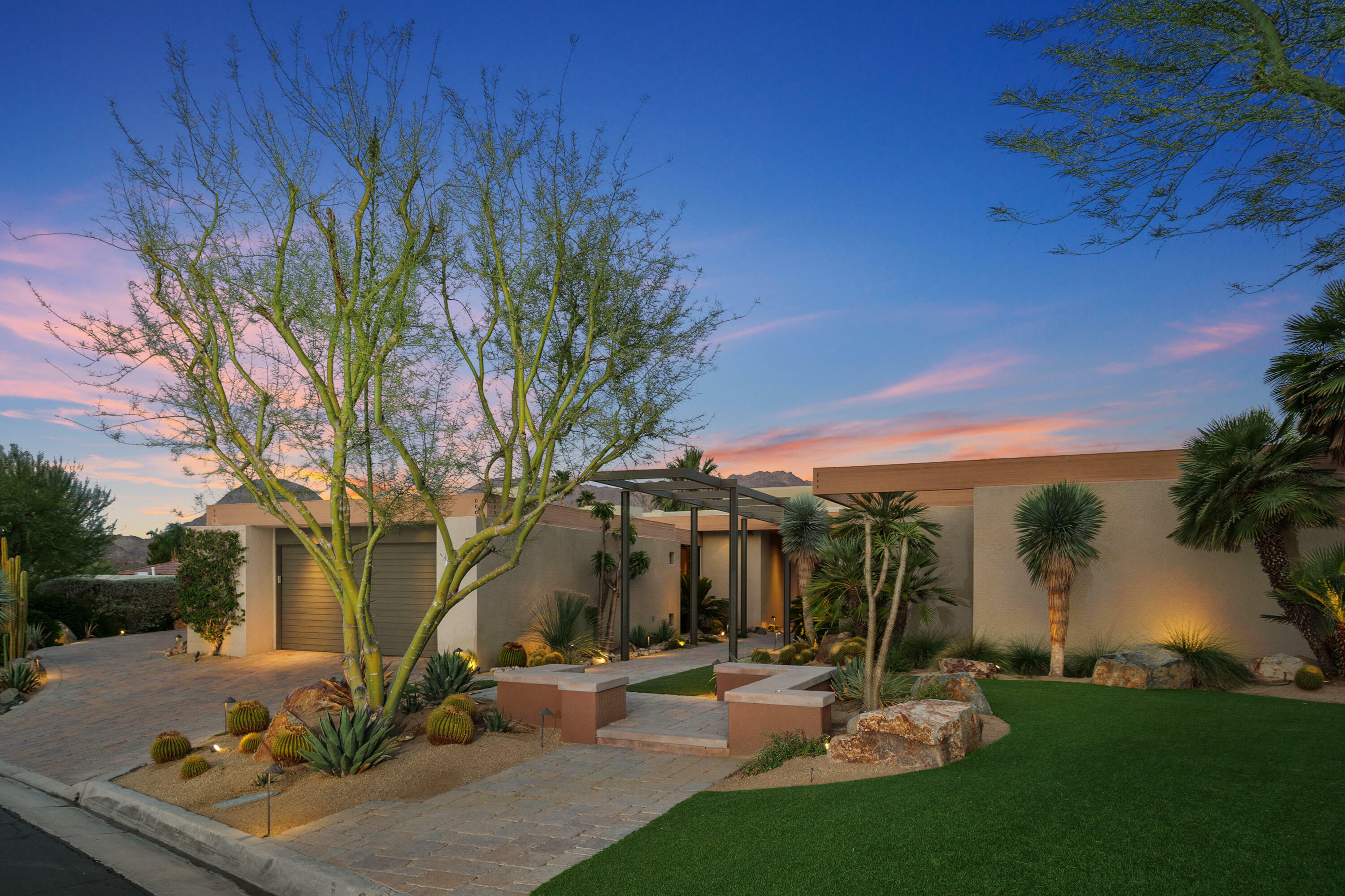 Property Photo: 73481 Mariposa Drive CA 92260