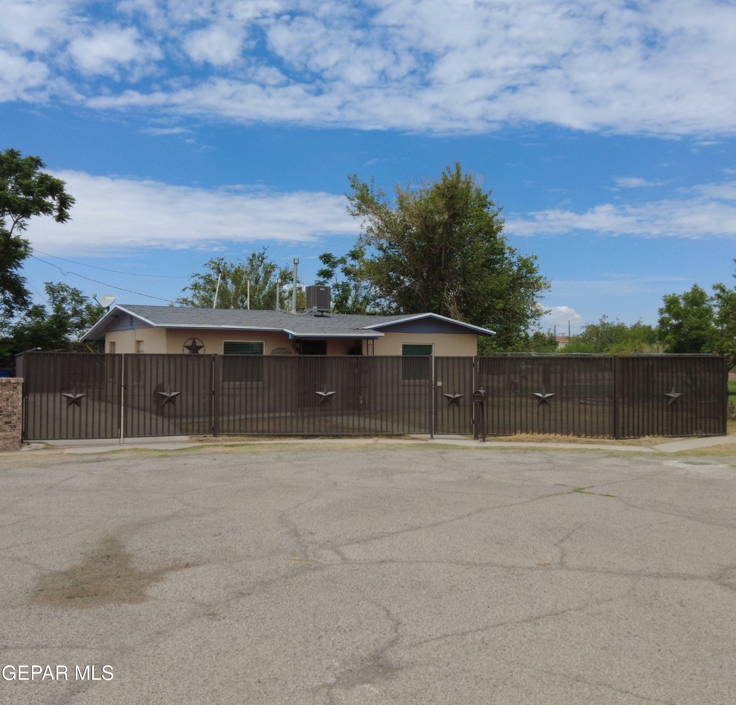 Property Photo:  451 Chapel Place  TX 79907 