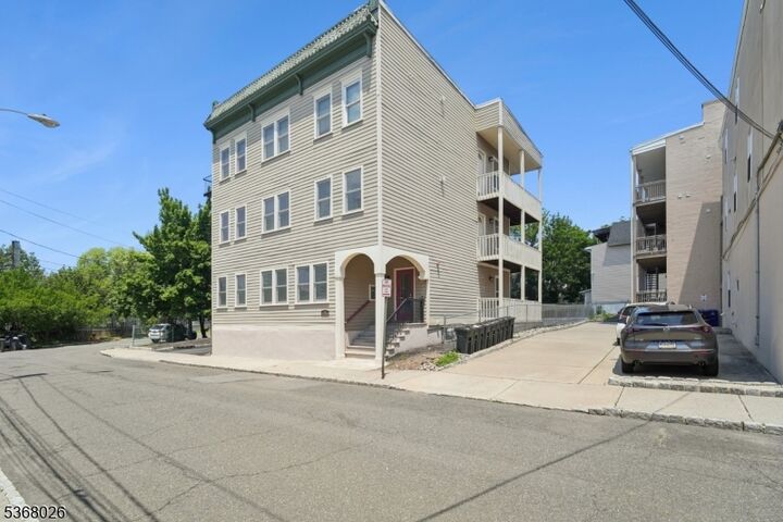 Property Photo:  5 Grant St Unit 1F  NJ 07042 
